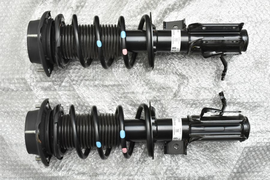 新車外し 美品】トヨタ ZN8 GR86 純正 サスキット 1台分 品番