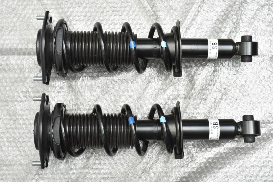 トヨタ 純正パーツ　GR86 新車外し 美品Assy パーツ サスペンション 新車外し 美品】トヨタ ZN8 GR86 純正 サスキット 1台分 品番