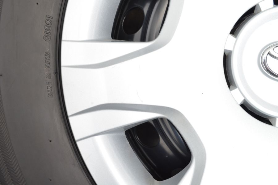 2024年製 バリ溝 美品】トヨタ 200 ハイエース 純正 15in 6J +35