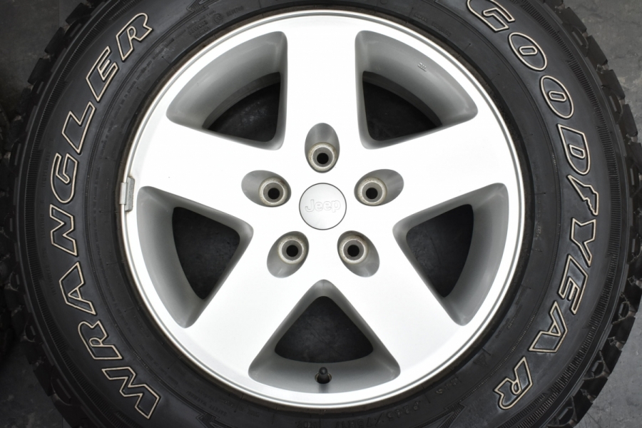 9.5分山 美品】ジープ JK ラングラー 純正 17in 7.5J +44.45 PCD127