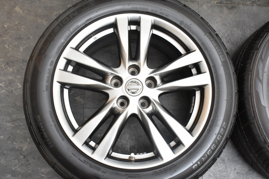 日産エルグラ 18インチ 225/55R18 バリ溝タイヤ2本付