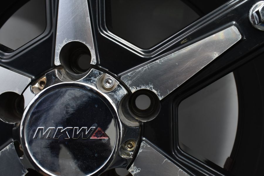 廃盤品 ドレスアップに】MKW MK-56 17in 7J +35 PCD127 グッドイヤー