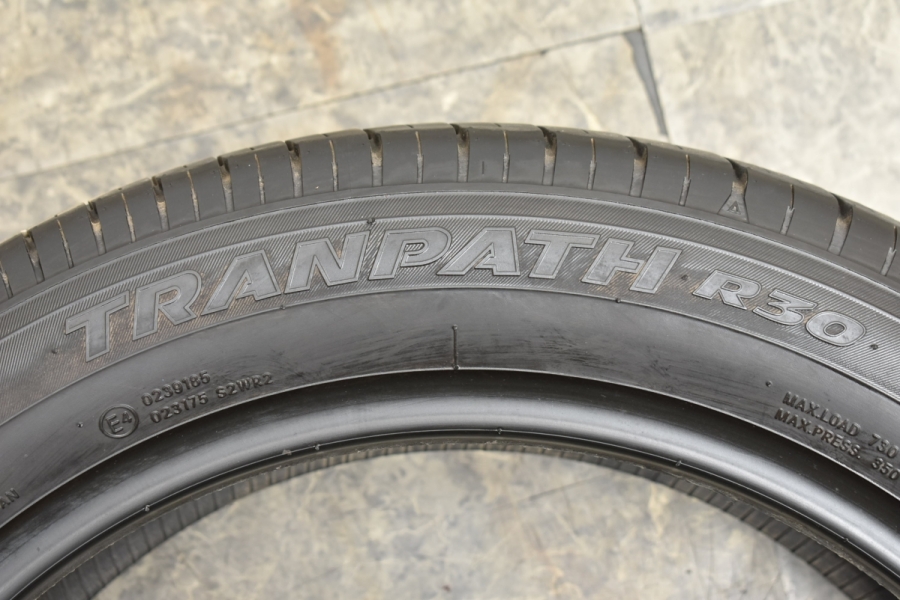 6003 バリ山！TOYO TRANPATH R30 235/50R18 14，15年 2本セット