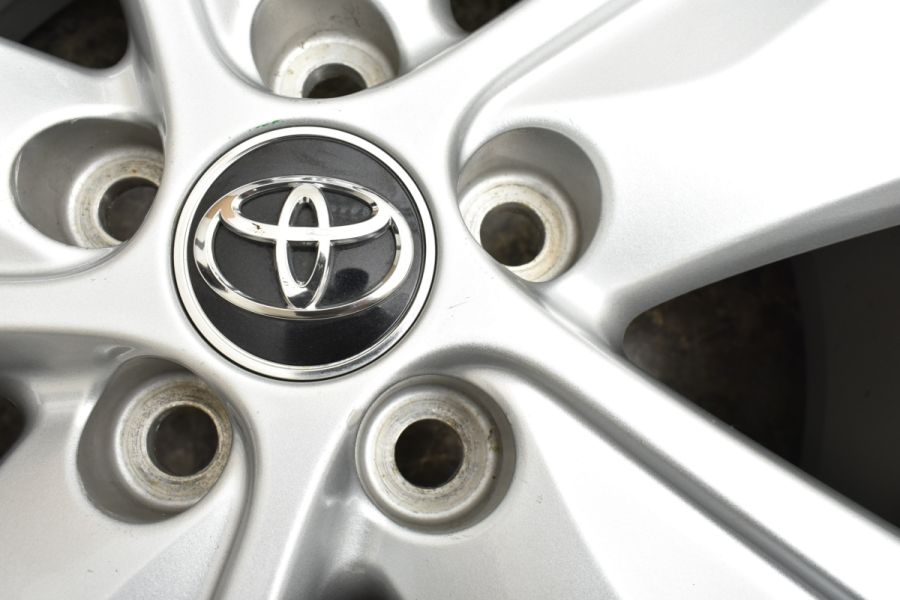 バリ溝 程度良好品】トヨタ 60 ハリアー エレガンス 純正 17in 7J +39