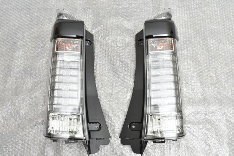 【美品】ホンダ JF1 JF2 N-BOX カスタム 純正 LEDテールライト 左右セット 1台分 品番：ICHIKOH D106 交換用  ノーマル戻し テールランプ