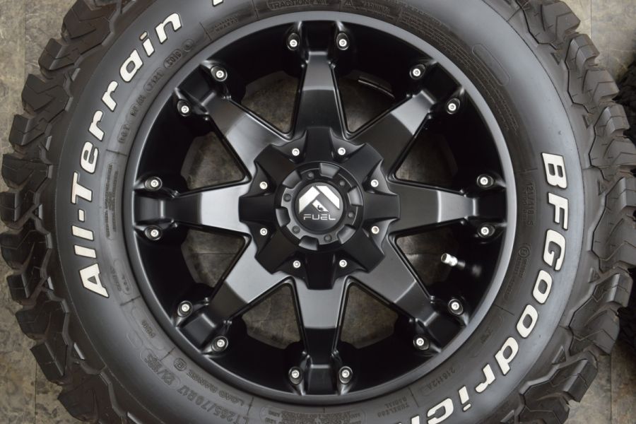 美品 カスタム用に】FUEL D509 オクタン 17in 8.5J +14 PCD135