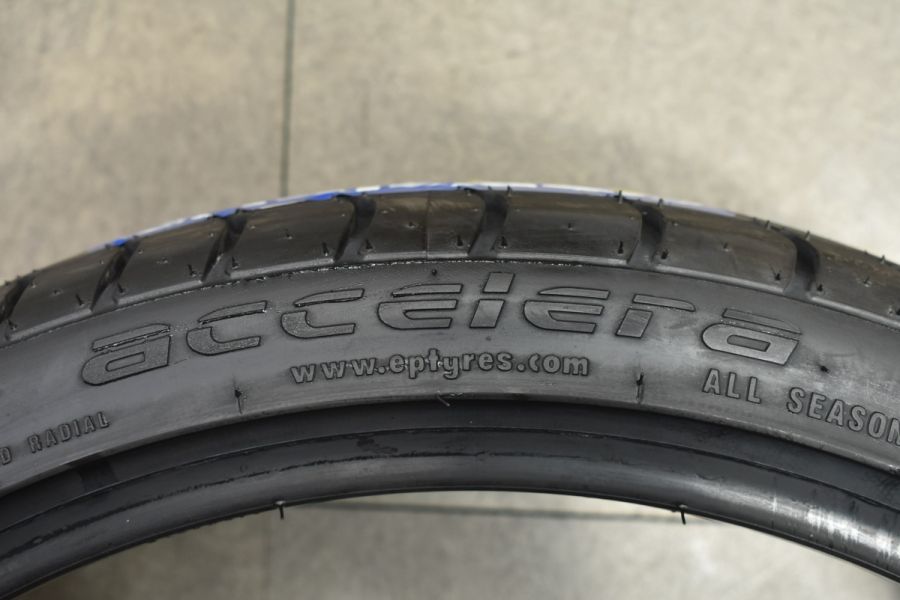 ラベル付 超バリ溝 未使用品】アクセレラ PHI-R 245/35R20 4本 