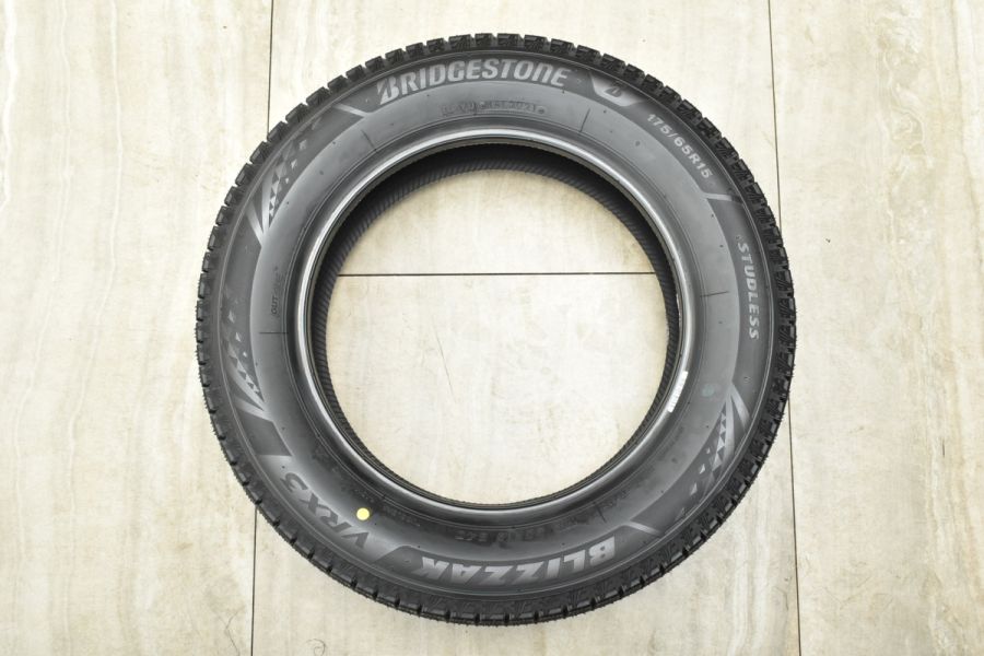 未使用品】ブリヂストン ブリザック VRX3 175/65R15 4本セット アクア