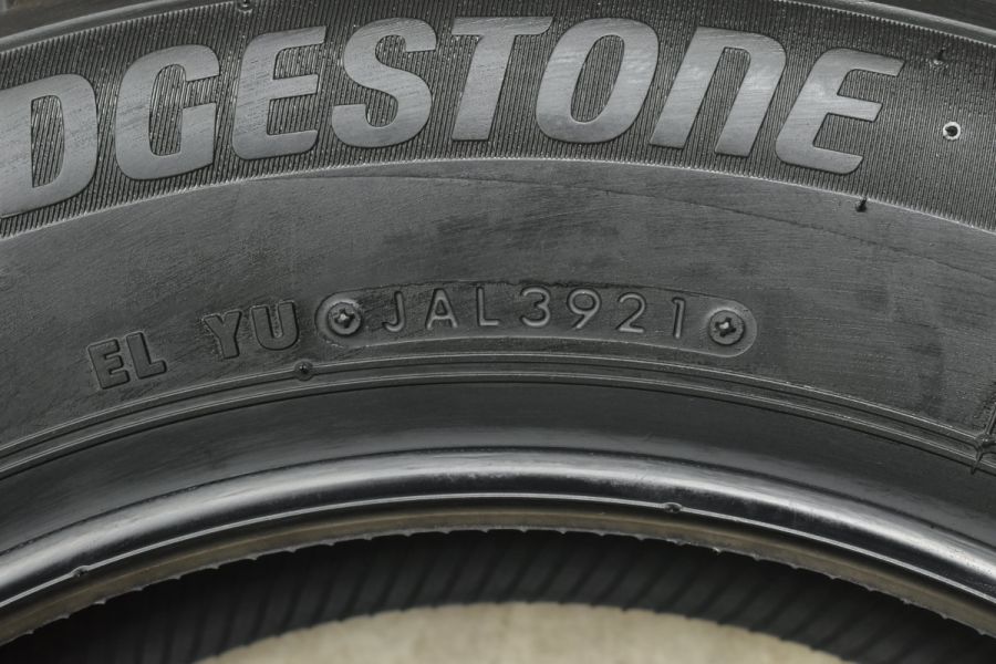 未使用品】ブリヂストン ブリザック VRX3 175/65R15 4本セット アクア