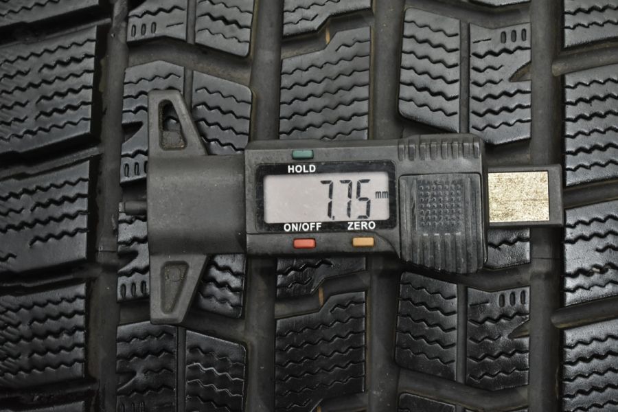 バリ溝 スタッドレス】グッドイヤー アイスナビ7 235/45R18 4本 