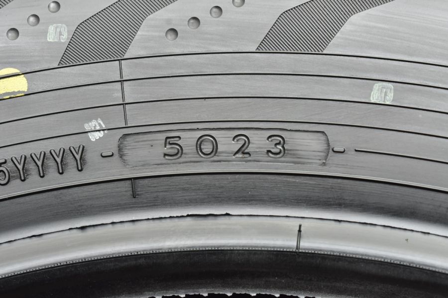 【2023年製 新車外し品】ヨコハマ アドバン V03 225/65R17 4本セット アルファード ヴェルファイア エクストレイル CX-5 CX-8