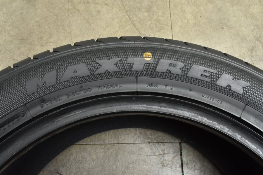 ほぼ新品・イボ付 215/55R17 マックストレック マキシマス M1 ほぼ新品・イボ付 215/55R17 マックストレック マキシマス M1