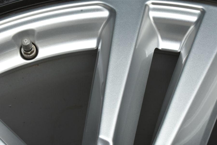 美品】アウディ Q7 純正 20in 9J +33 PCD112 ブリヂストン