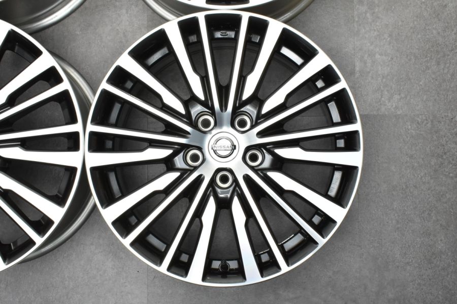 新作ウエア 新車外し品】ニッサン E52 エルグランド 純正 18in 7.5J +55 タイヤ・ホイール