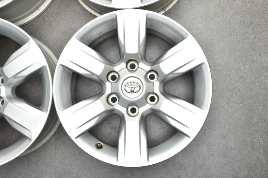 こんこんちん　トヨタ純正　プラド中期ホイール スタッドレス用等に】トヨタ 150 ランドクルーザープラド 中期