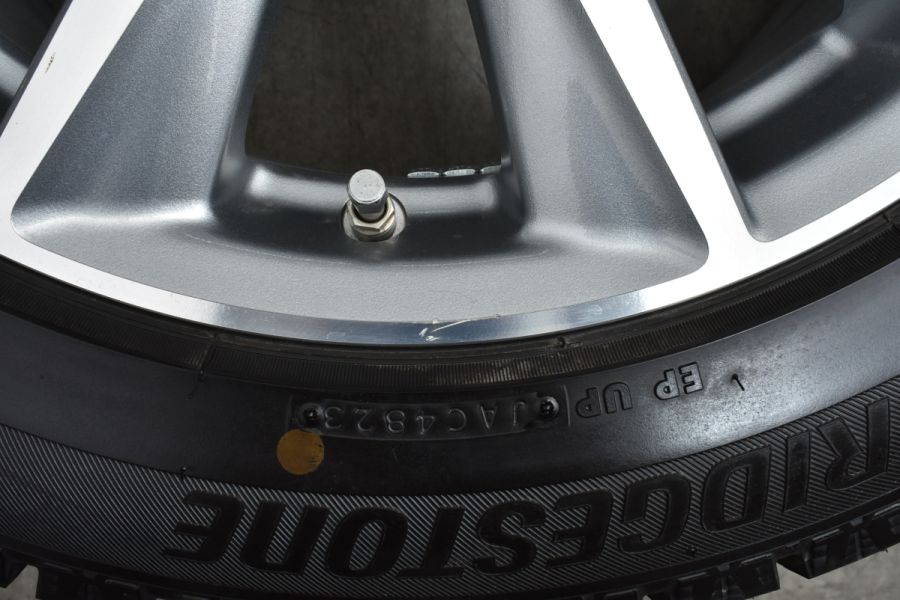 溝あり‼️ブリヂストンREGNO225/55R17 フォレスター、スカイライン等