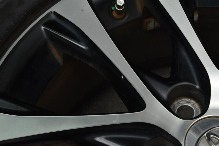 トヨタ エスティマ純正アルミ225/50 r18 ブリヂストン 交換用に