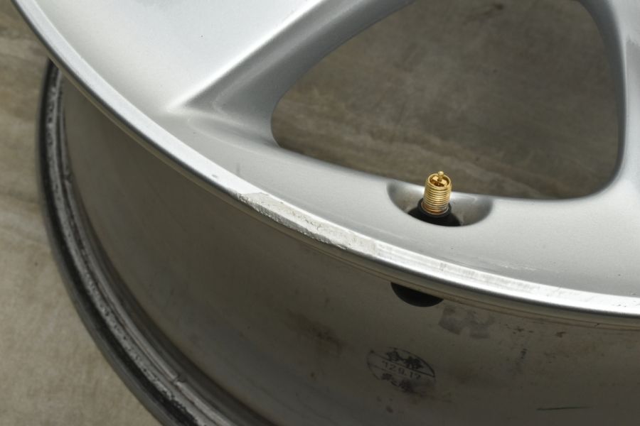 トヨタ 30 プリウス ツーリング セレクション 純正 17in 7J +50