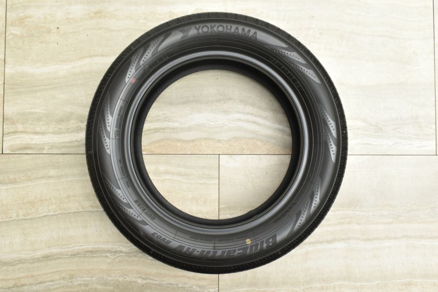 2023年製　ヨコハマ　ブルーアース　RV03　195/60R16　国産　バリ溝 BluEarth ヨコハマタイヤ ブルーアース RV−03 195/60R16 89V