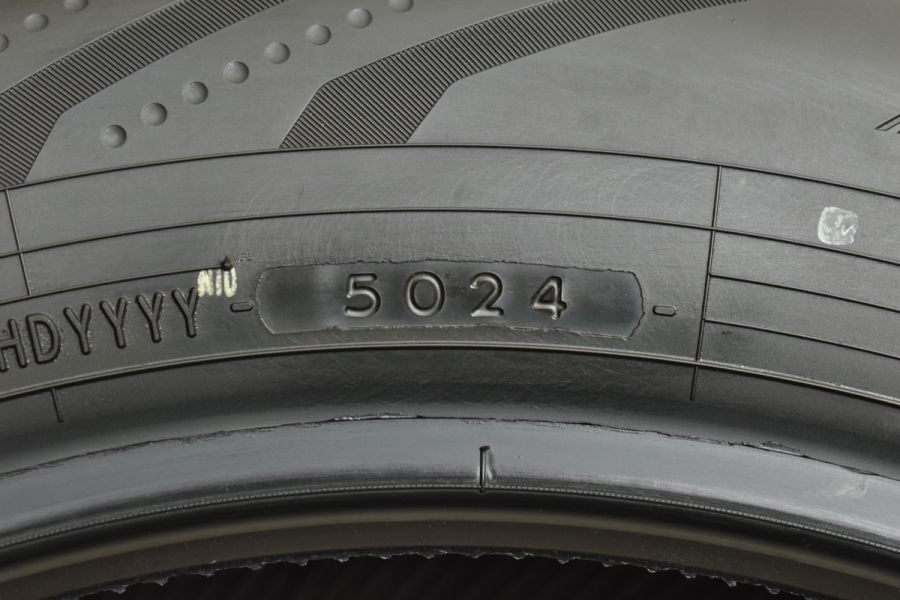 新車外し 2024年製】ヨコハマ アドバン ADVAN V03 225/60R18